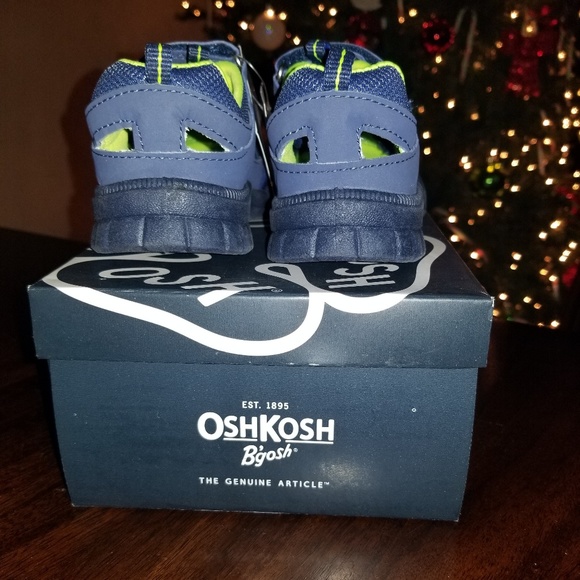 Oshkosh Boys Sandals - Picture 3 of 4
